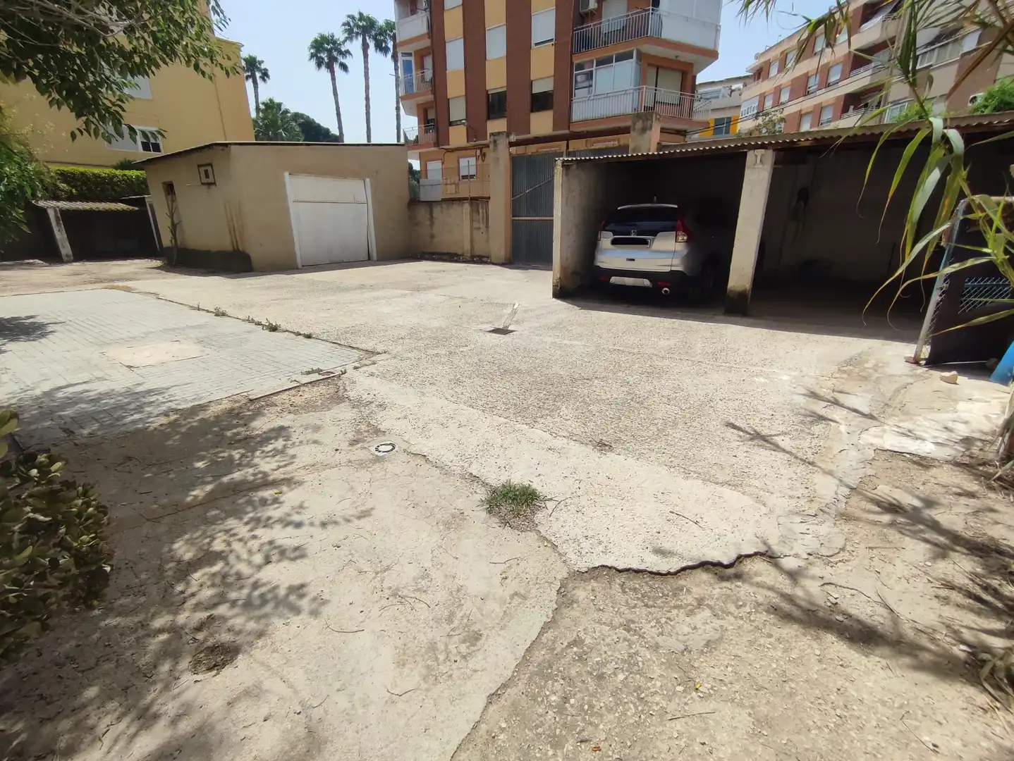 Aparcament de Casa o xalet en venda en Petrer amb Jardí privat, Terrassa i Traster