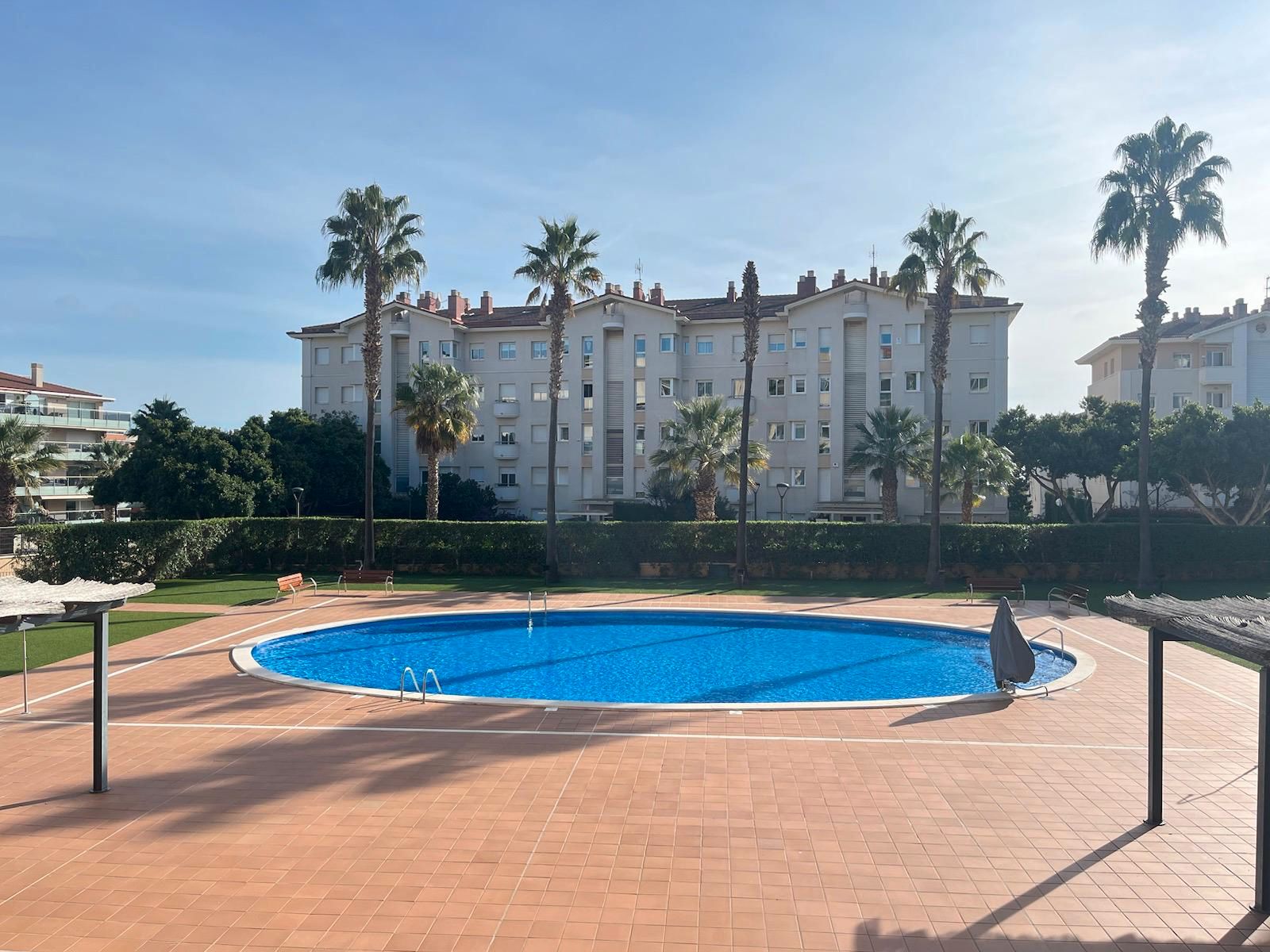 Swimming pool of Apartment to rent in Sitges  with Air Conditioner, Heating and Terrace
