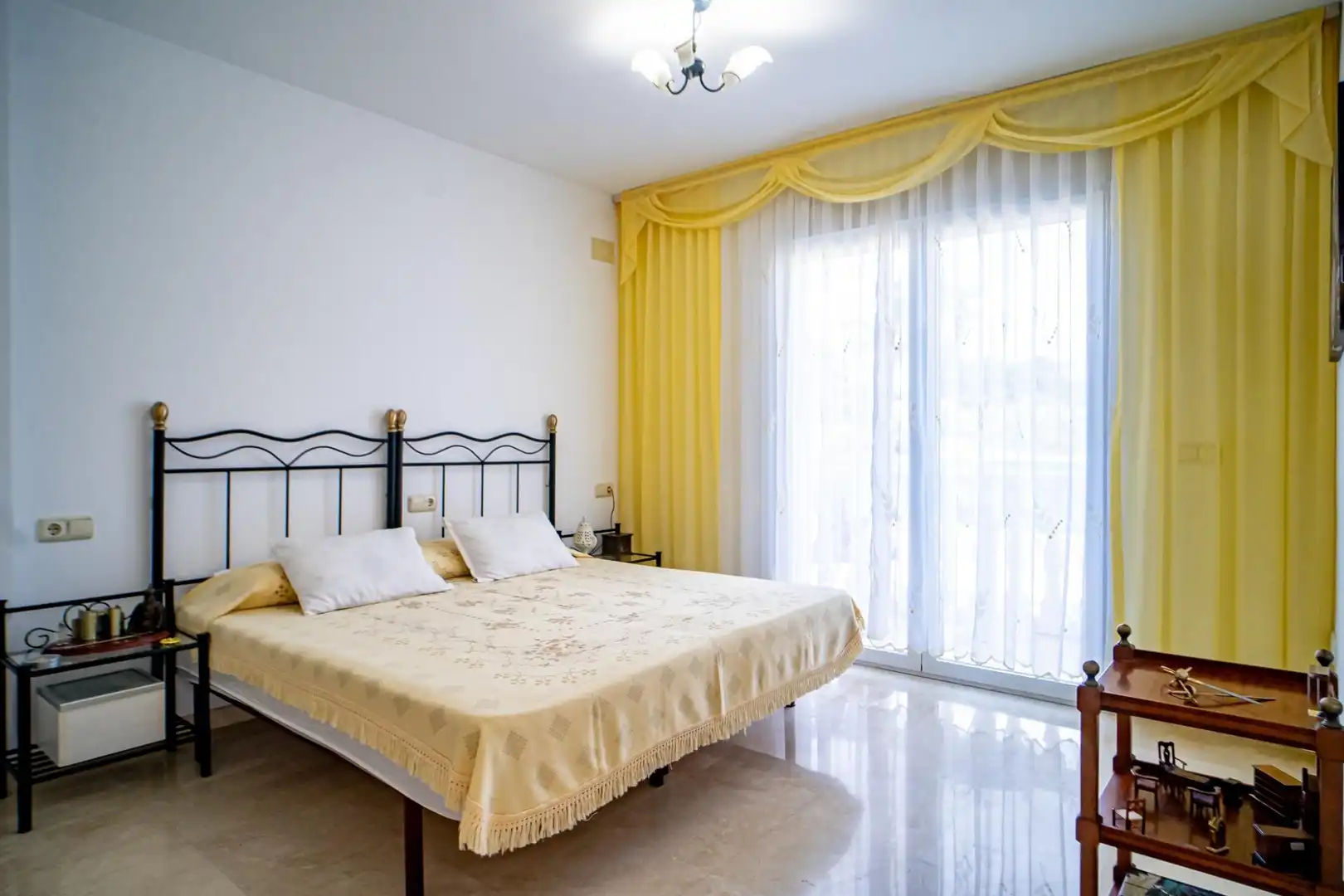 Bedroom of Houses for sale in L'Alfàs del Pi  with Air Conditioner, Heating and Private garden