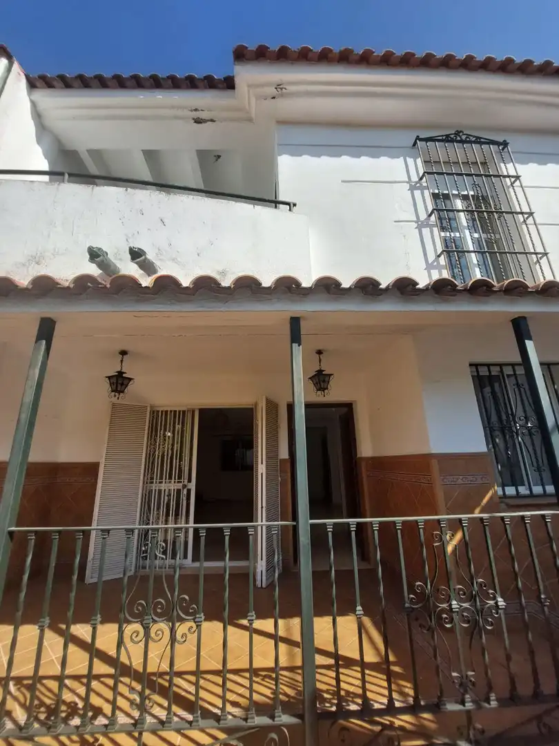 Exterior view of Houses for sale in Sevilla  with Air Conditioner, Terrace and Storage room