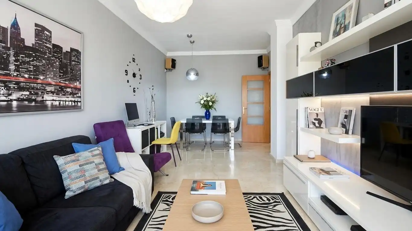 Wohnzimmer von Erdgeschoss zum Verkauf in Benalmádena mit Klimaanlage, Heizung und Privatgarten