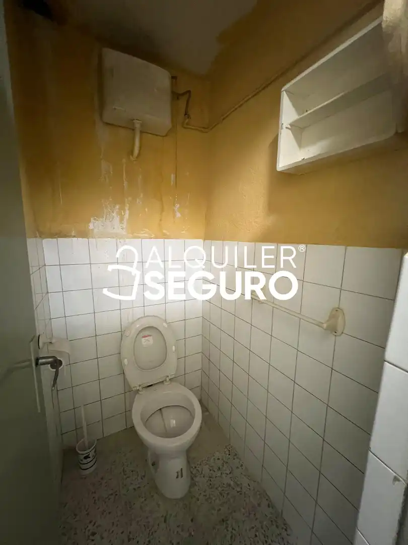 Badezimmer von Geschaftsraum zur Miete in Madrid