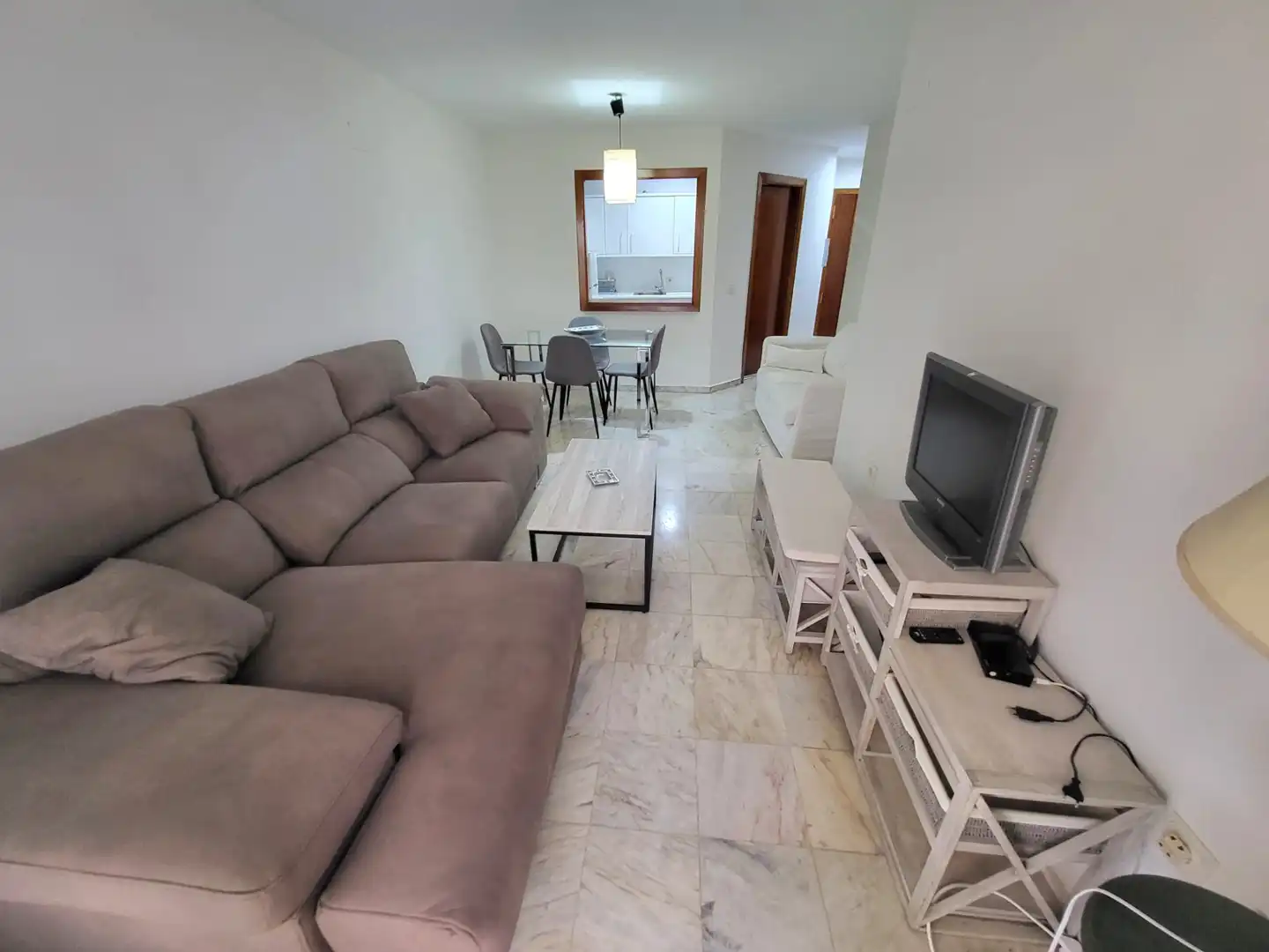 Sala de estar de Apartamento de alquiler en Cáceres con Aire acondicionado, Terraza y Amueblado