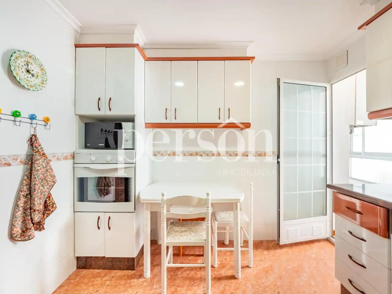 Kitchen of Flat for sale in Valencia  with Air Conditioner, Heating and Balcony