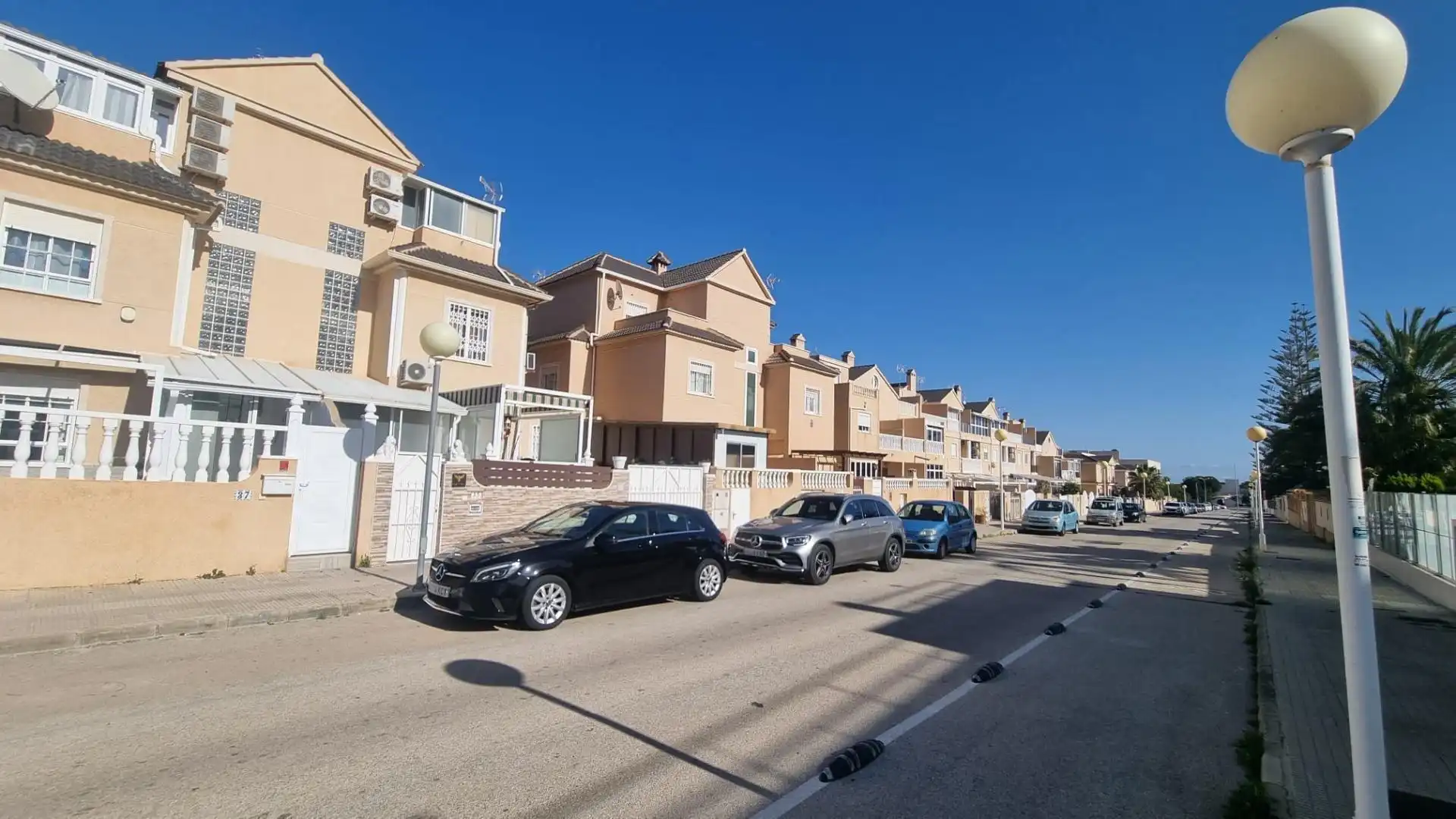 Bungalow con jardín en venta en Orihuela Costa, imagen 2