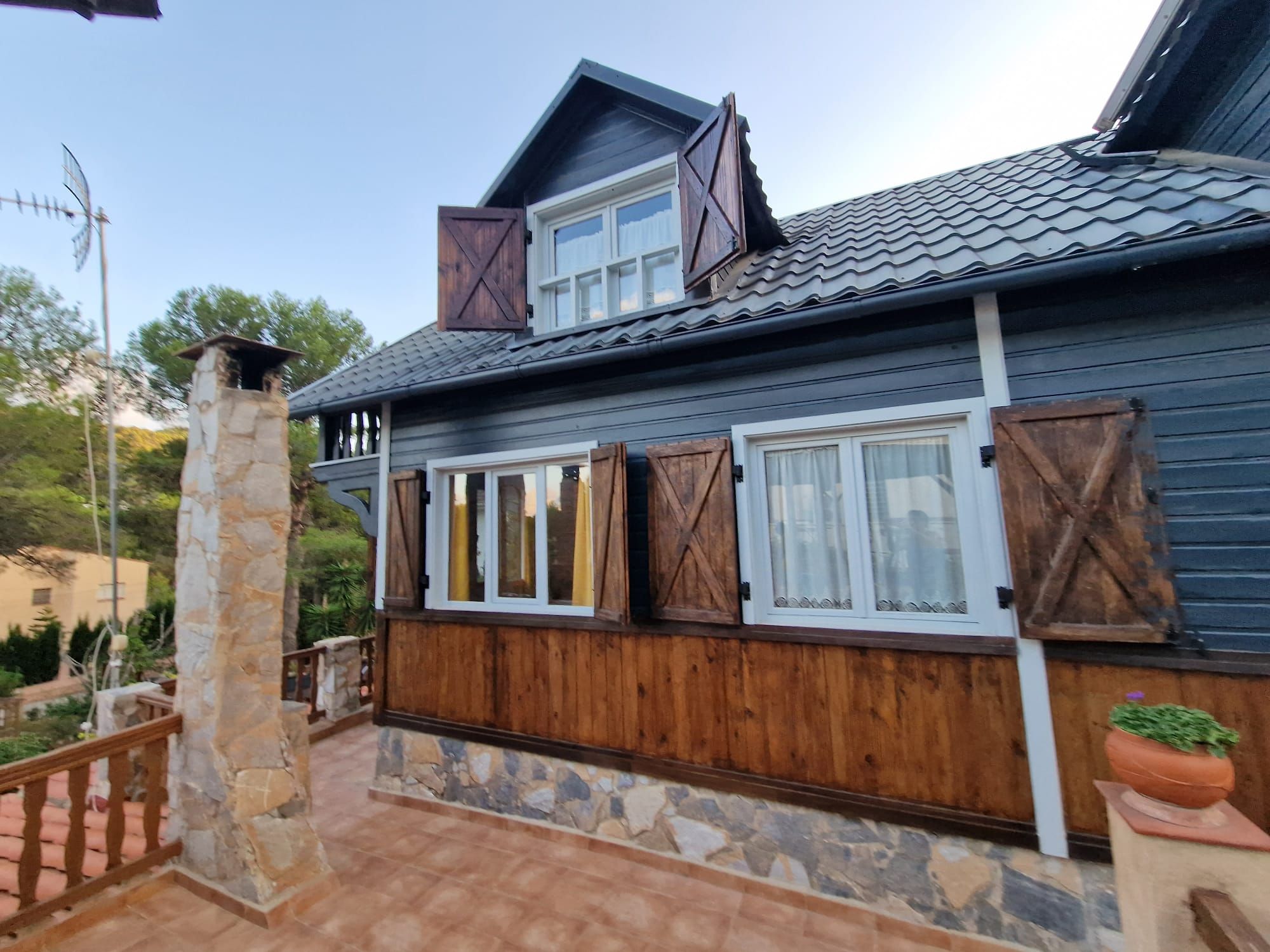 Exterior view of House or chalet for sale in Gilet  with Air Conditioner, Private garden and Terrace