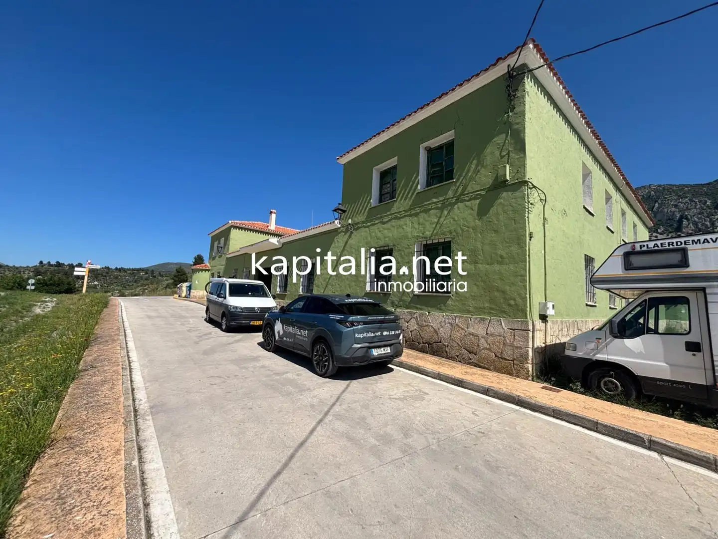 Vista exterior de Finca rústica en venda en Quatretondeta amb Jardí privat