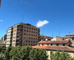 Exterior view of Flat to rent in Salamanca Capital  with Terrace