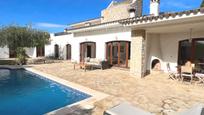 Vista exterior de Casa o xalet en venda en Mont-roig del Camp amb Aire condicionat, Terrassa i Piscina