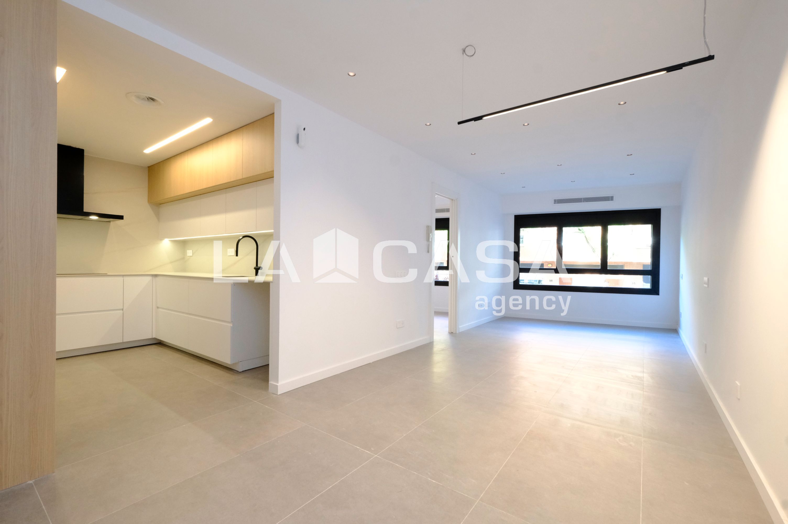 Flat for sale in  Barcelona Capital  with Heating