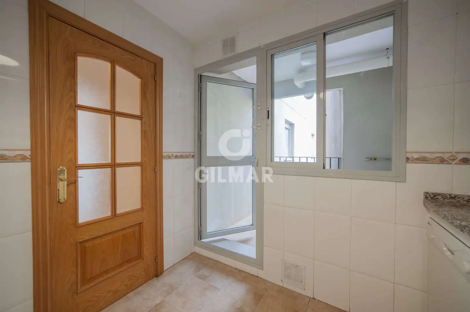 Habitación de Piso en venta en Sevilla con Calefacción, Jardín privado y Trastero