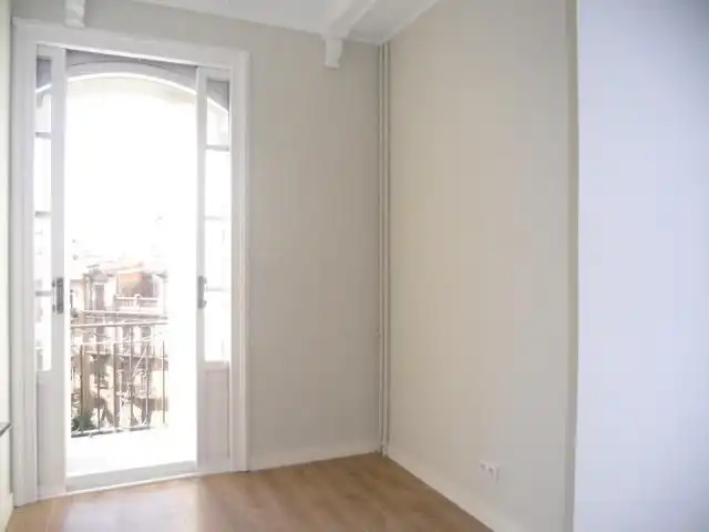 Appartamento con terrazza in affitto a Avinguda del Regne de València, imagen 18