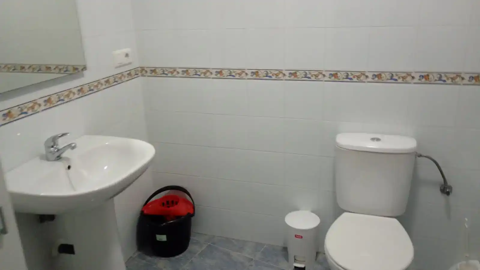 Bany de Pis de lloguer en Osuna amb Aire condicionat i Moblat
