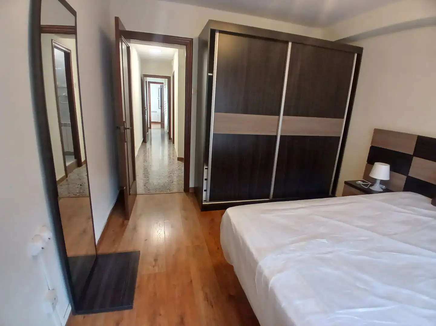 Habitación de Piso de alquiler en Gijón  con Calefacción, Parquet y Amueblado