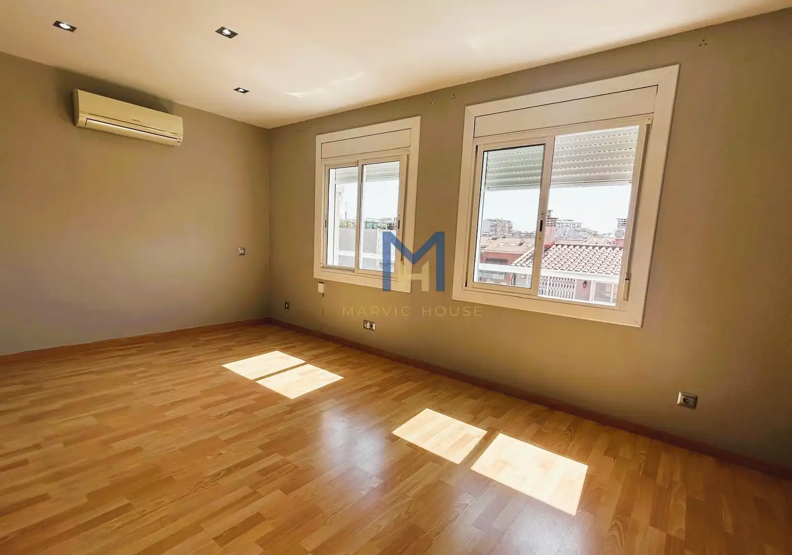 Sala de estar de Piso en venta en Sabadell con Aire acondicionado, Calefacción y Parquet