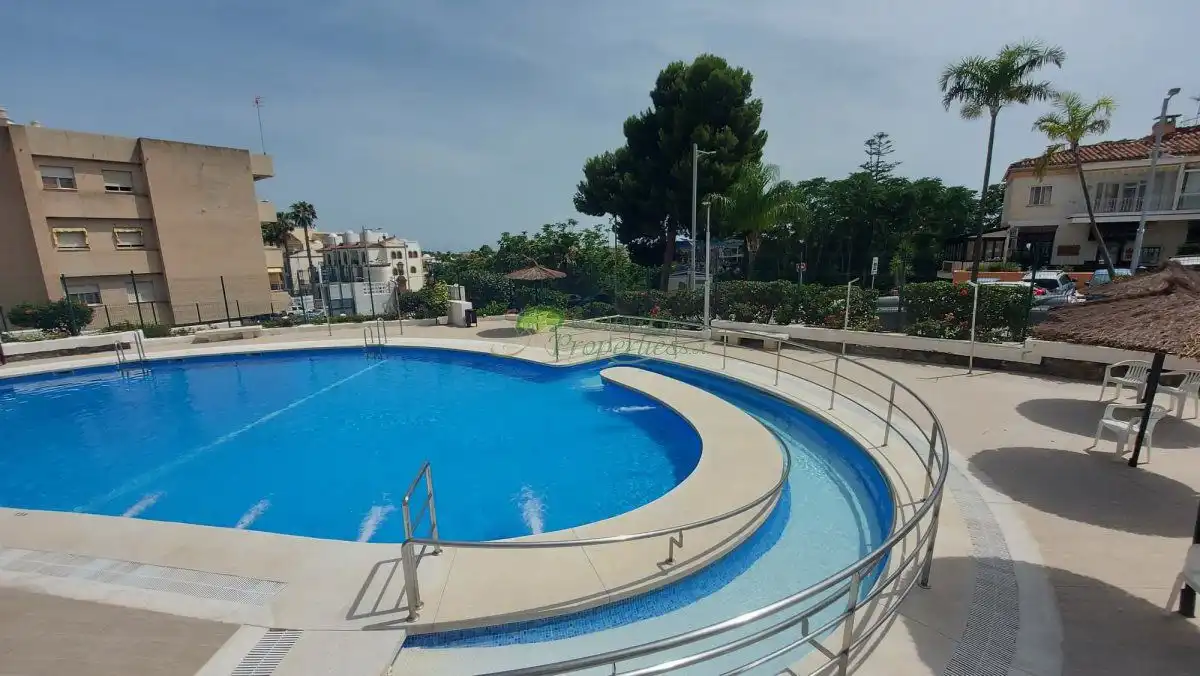 Swimming pool of Apartments for sale in Almuñécar  with Air Conditioner and Community pool