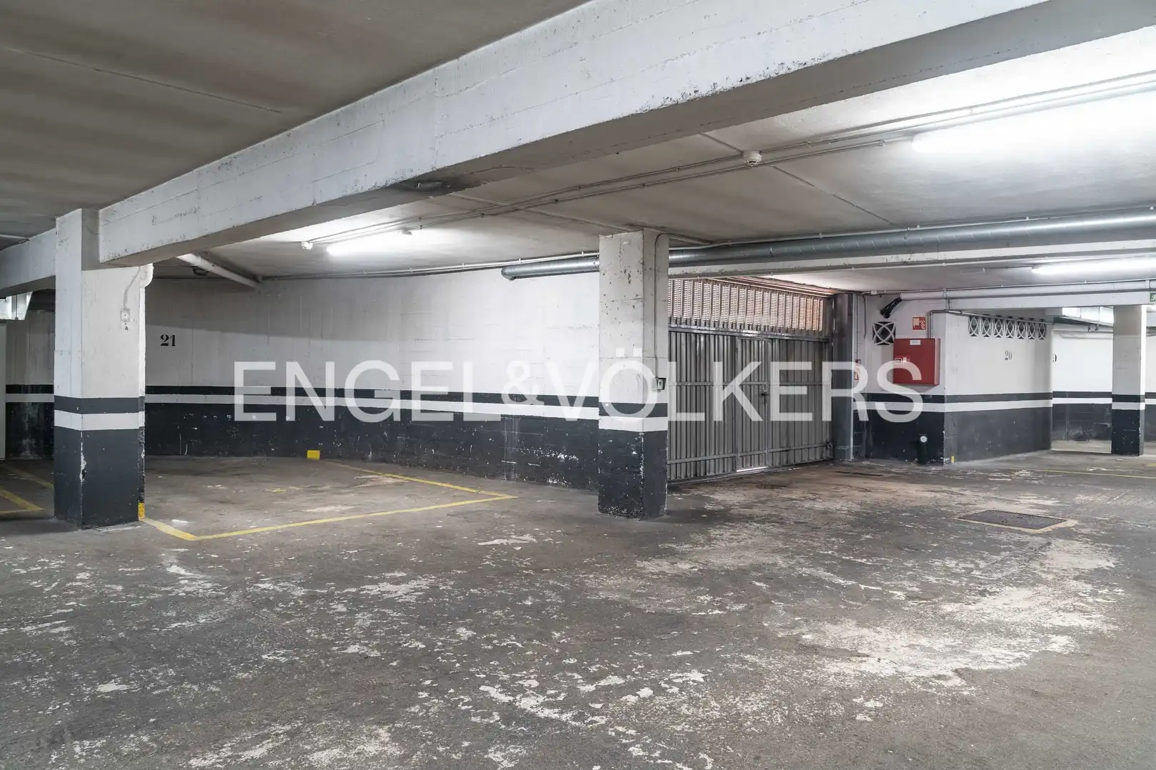 Parking de Piso en venta en Santander con Calefacción, Terraza y Balcón