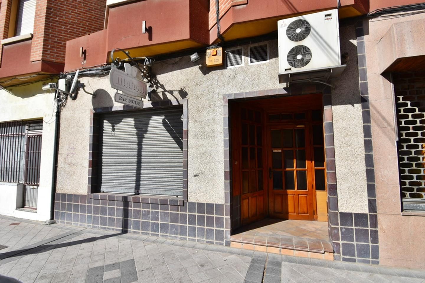 Exterior view of Premises for sale in Pedrajas de San Esteban  with Air Conditioner