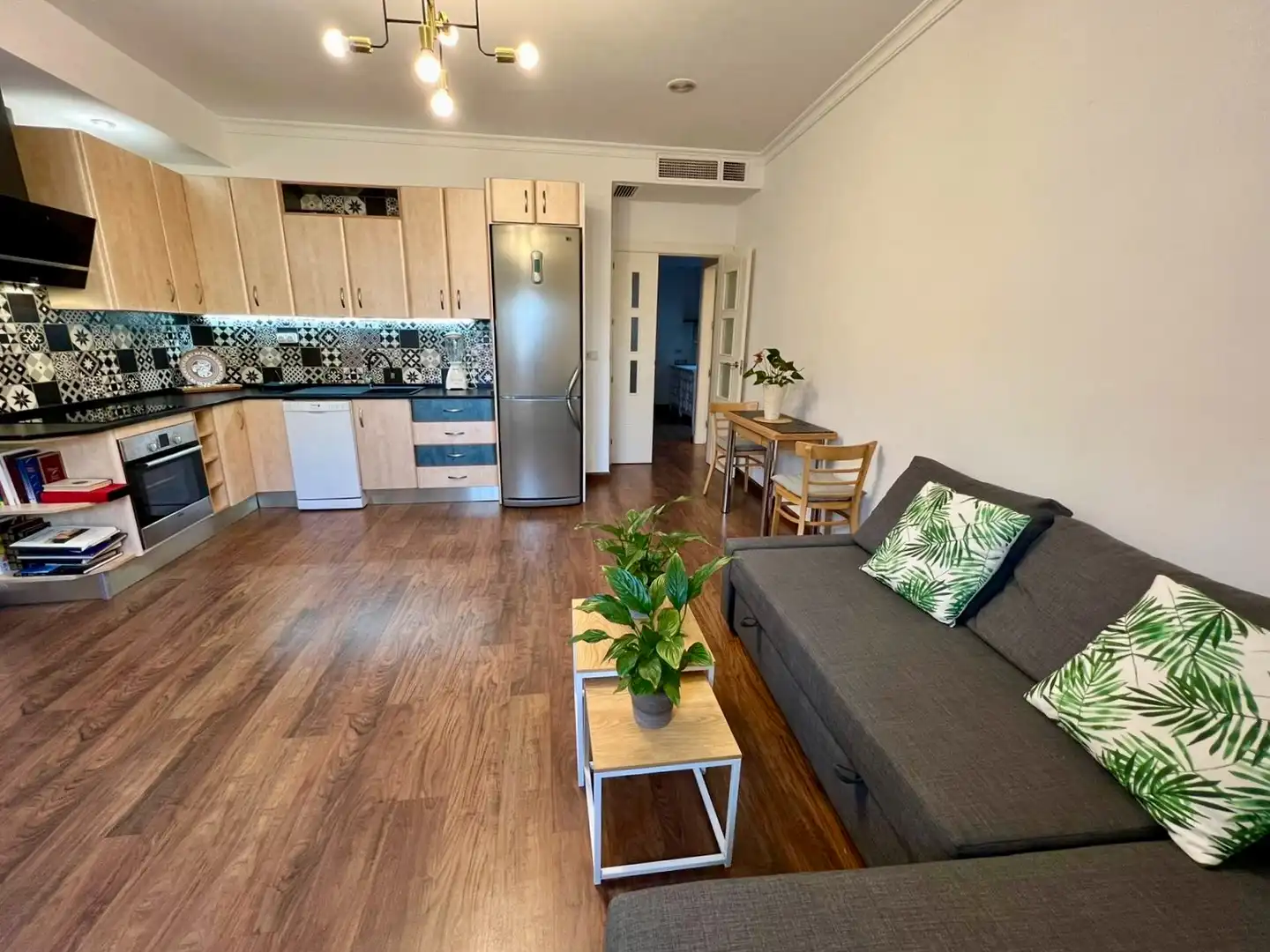 Flat with lift to rent in Avenida de Poniente 50