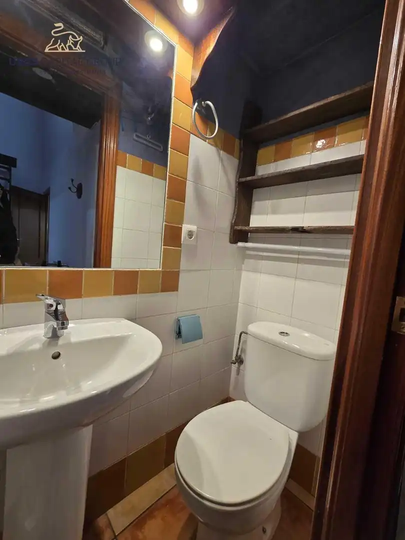 Badezimmer von Wohnung zur Miete in Córdoba mit Klimaanlage, Heizung und Möbliert