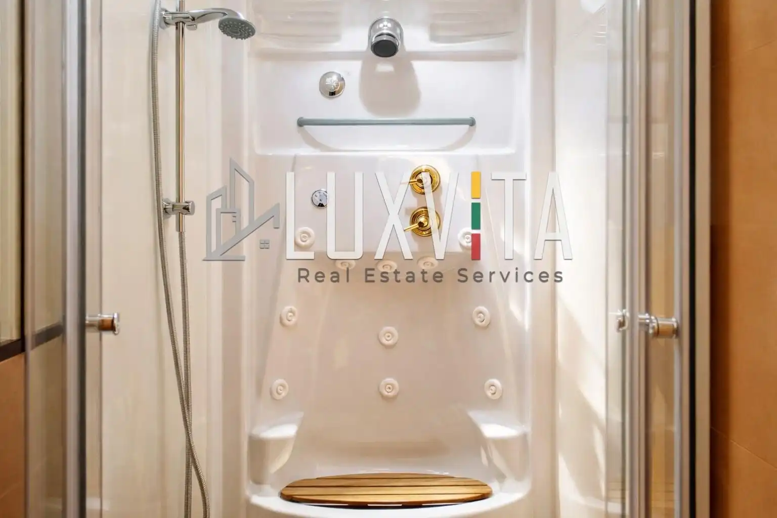 Baño de Local en traspaso en Santa Cruz de Tenerife con Aire acondicionado y Amueblado