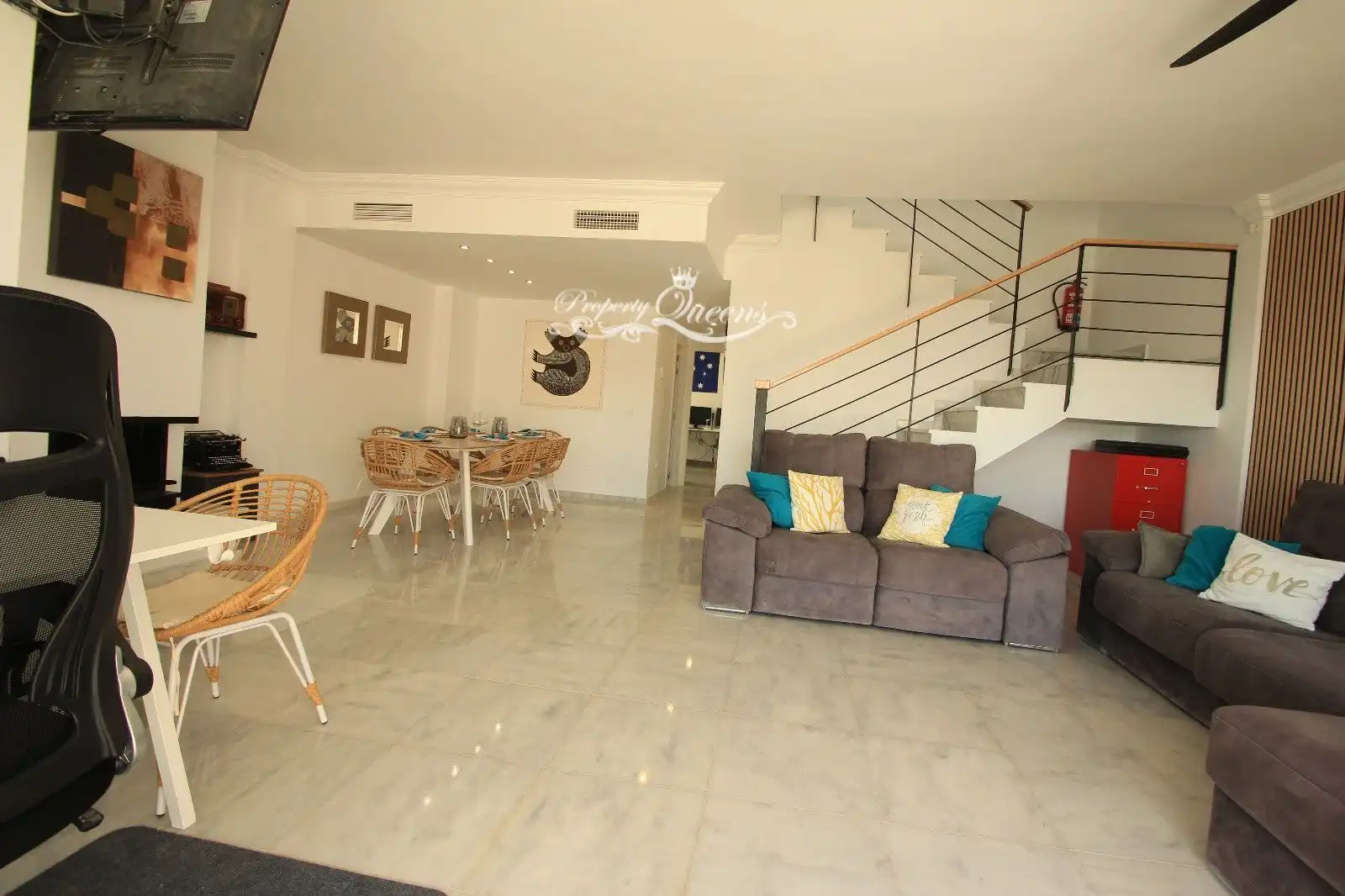 Sala de estar de Casa adosada de alquiler en Población de Arroyo con Aire acondicionado, Amueblado y Horno