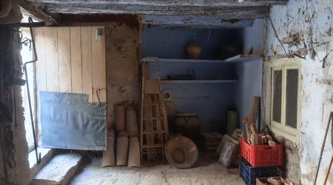 Casa ahora mismo declarada como almacén, pero que podría reconvertirse en vivienda. Batea (Tarragona