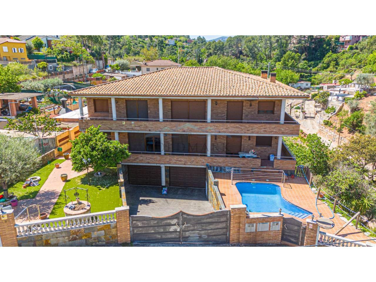 Exterior view of Single-family semi-detached for sale in Corbera de Llobregat  with Air Conditioner, Heating and Private garden