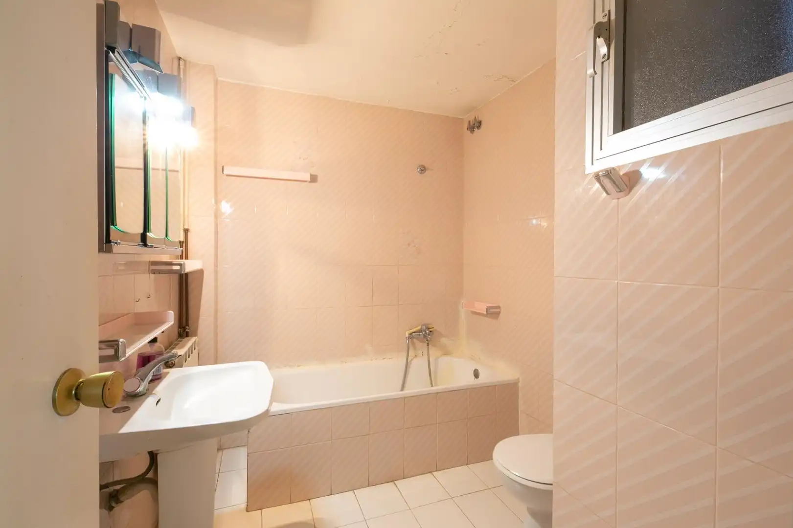 Baño de Piso en venta en Barcelona con Calefacción, Parquet y Terraza