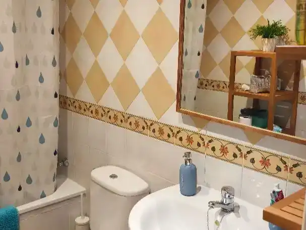 Bathroom of Flat for rent in Elviria - Cabopino