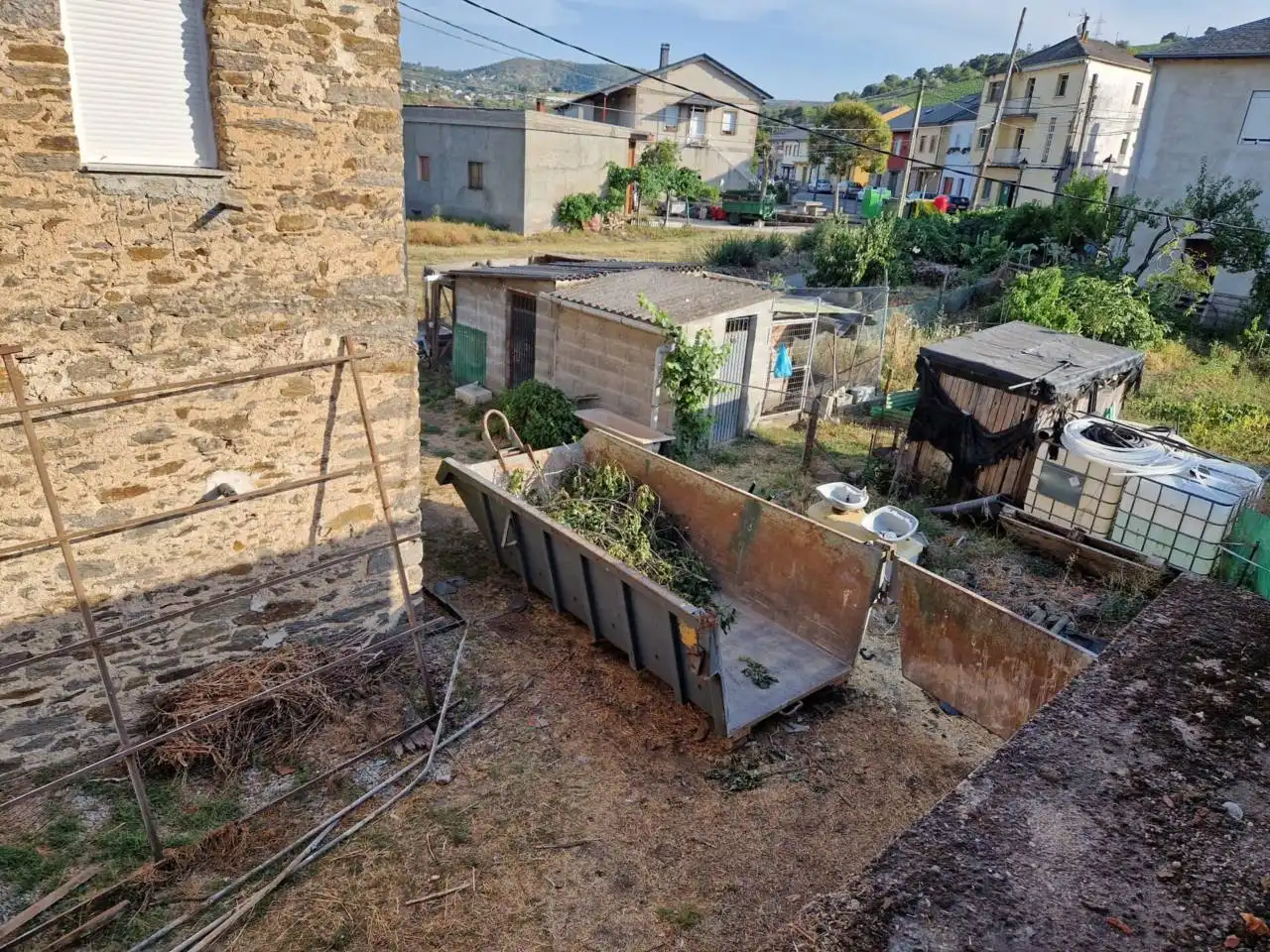 Houses for sale in Larouco