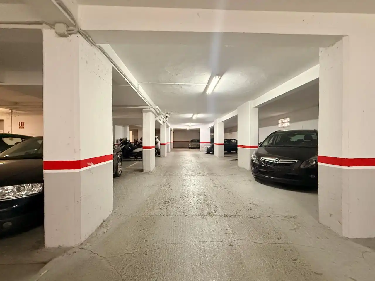 Aparcament de Pis en venda en Donostia - San Sebastián  amb Calefacció, Terrassa i Balcó