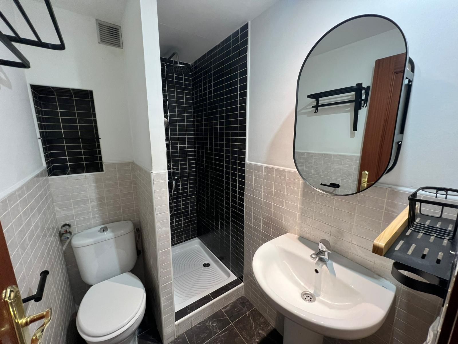 Bany de Pis en venda en Utrera amb Aire condicionat, Traster i Balcó