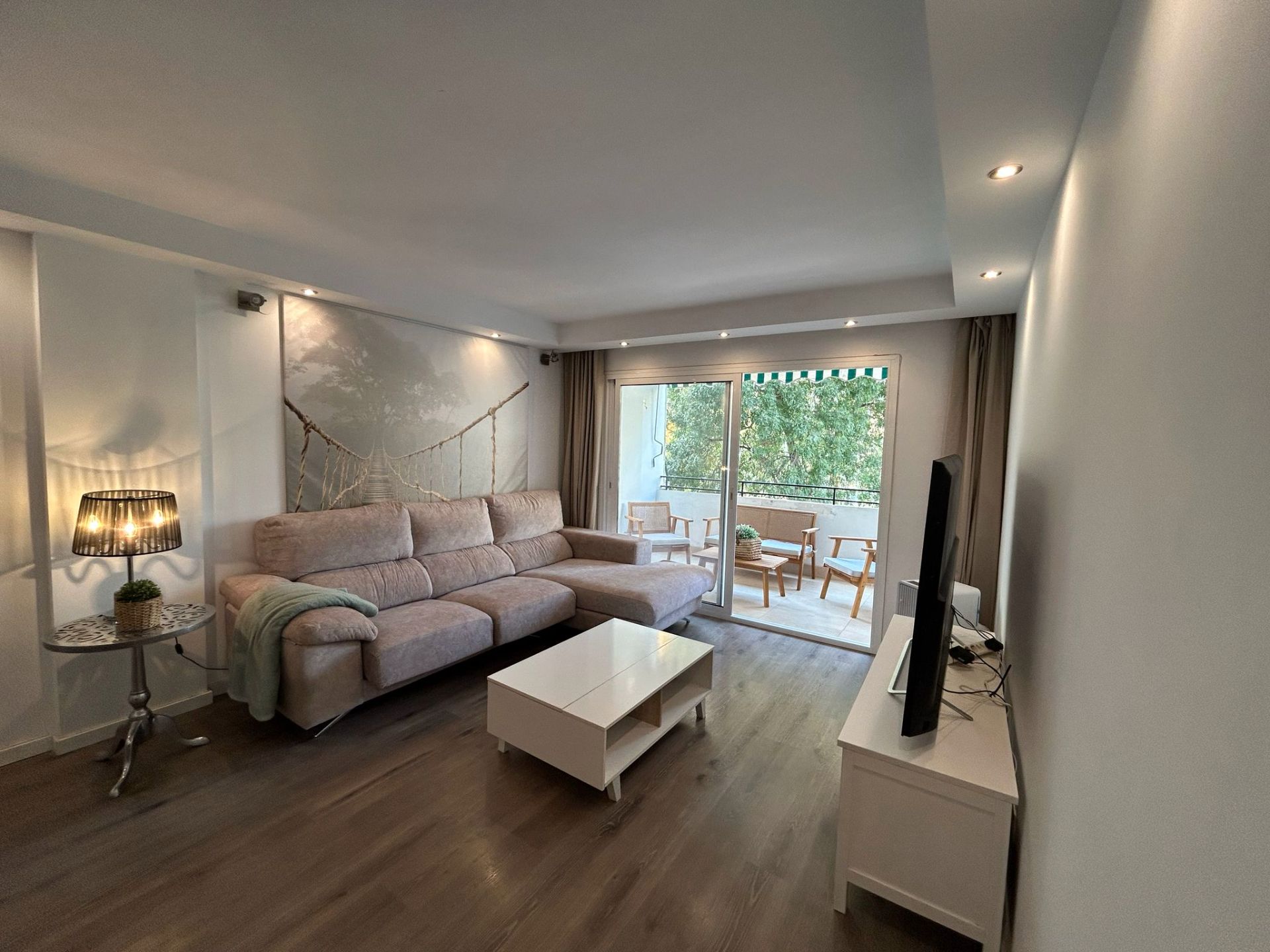 Living room of Flat to rent in Marbella  with Terrace, Furnished and Oven