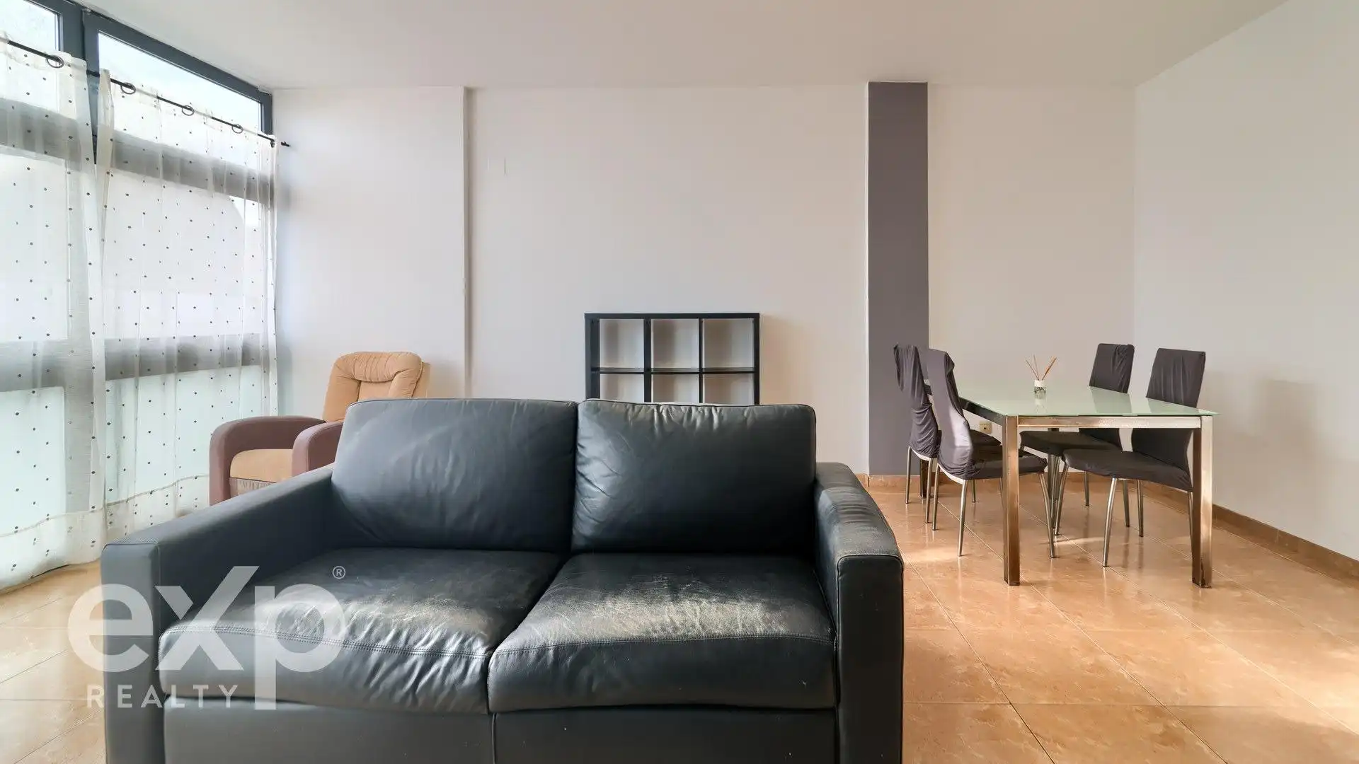 Living room of Flat for sale in Alginet  with Air Conditioner, Terrace and Storage room