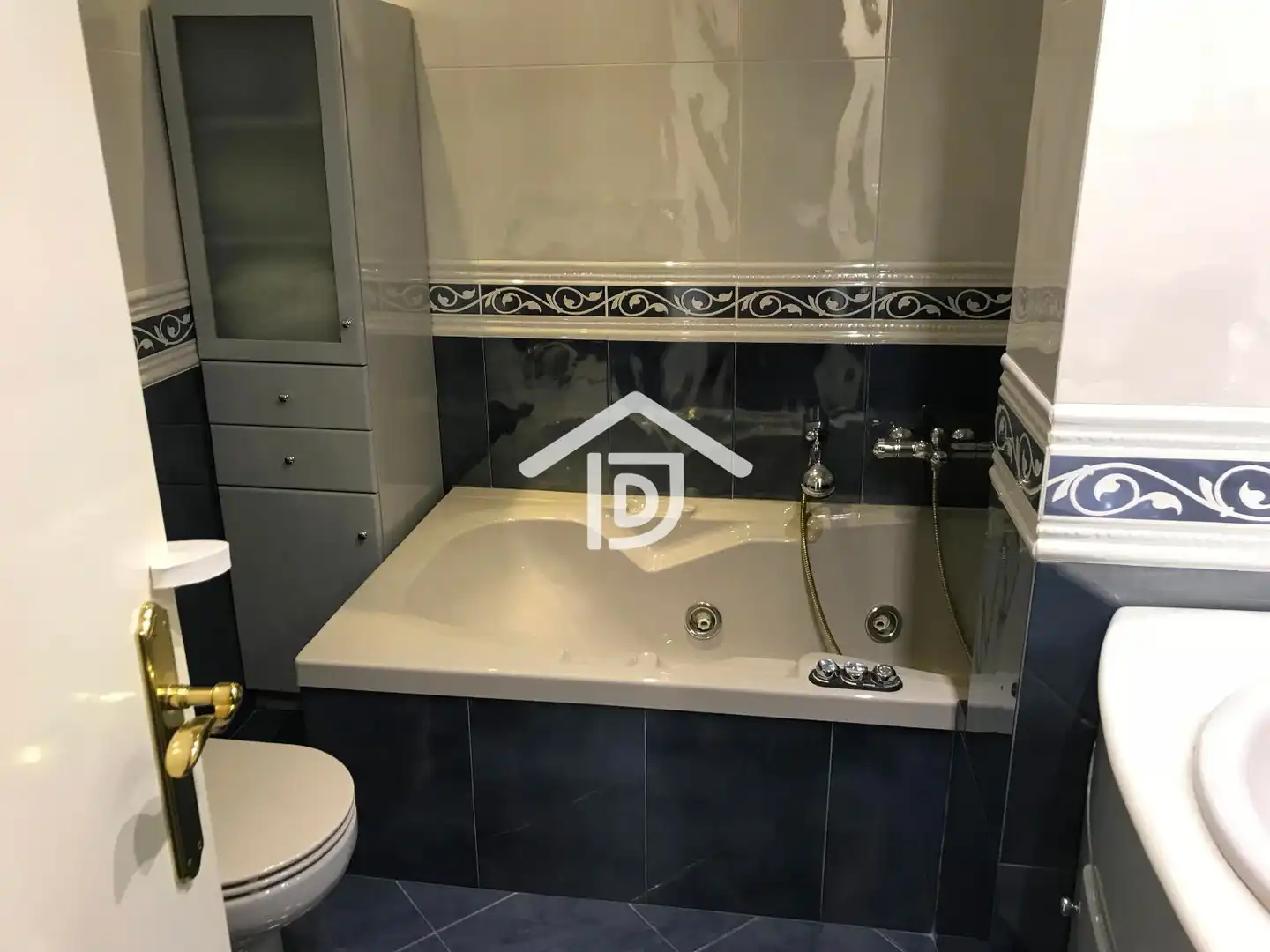 Baño de Piso de alquiler en Paterna con Aire acondicionado, Calefacción y Parquet