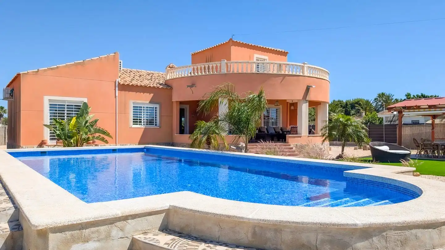 Piscina de Casa o xalet en venda en Elche / Elx amb Aire condicionat, Jardí privat i Terrassa