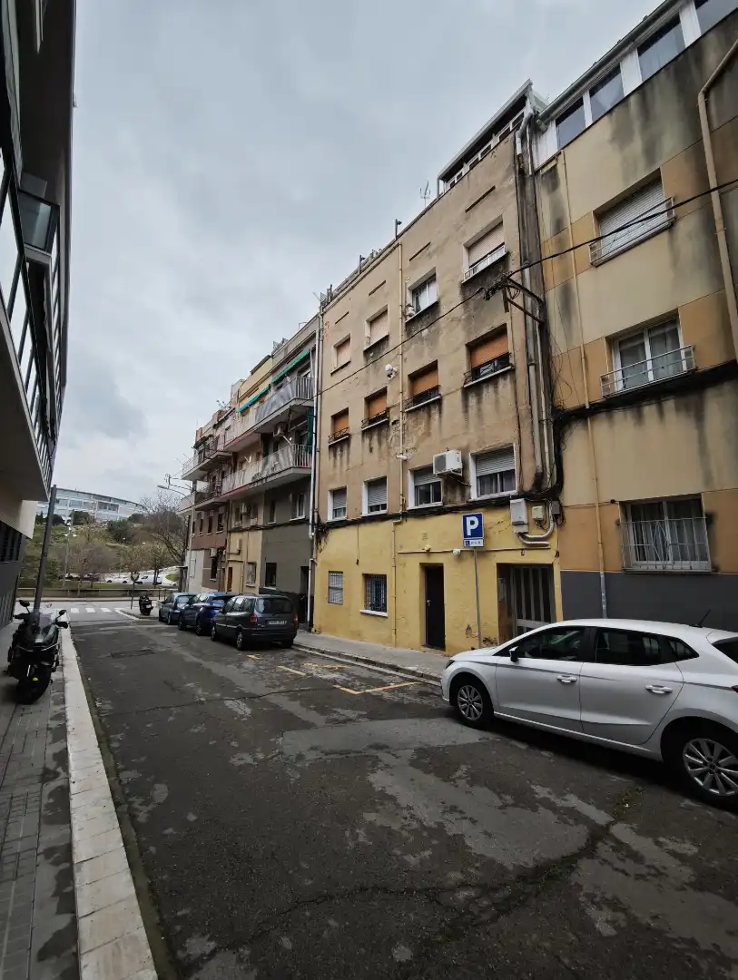 Vista exterior de Piso en venta en Badalona con Alarma