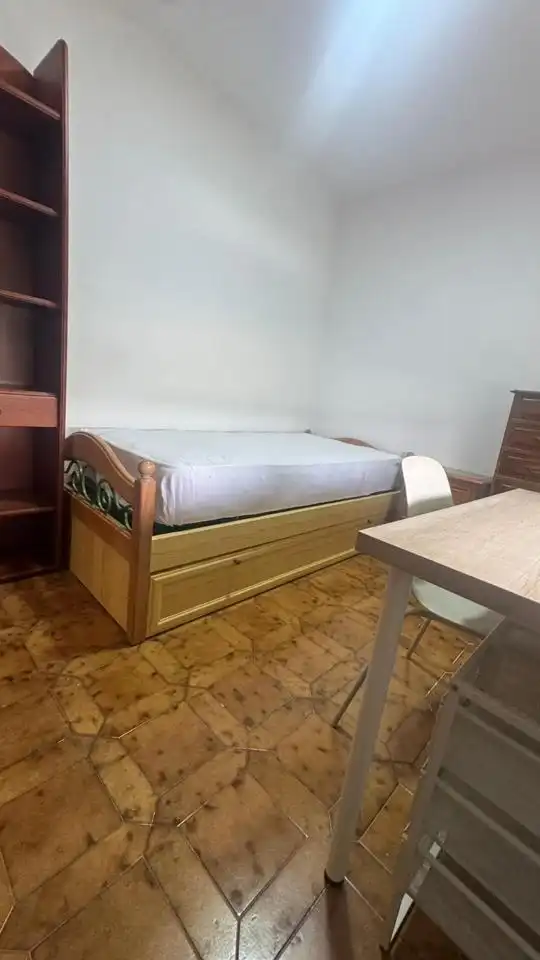 Wohnung zur Miete in Calle Azahar, Cruz Roja