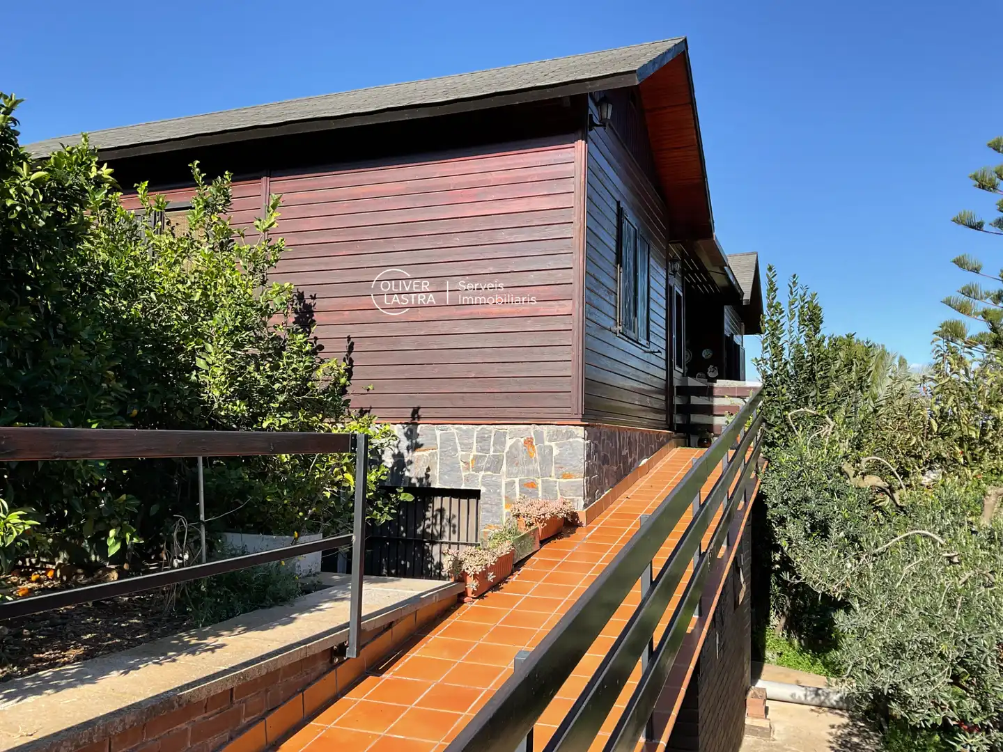 Vista exterior de Casa o chalet en venta en Sant Andreu de la Barca con Aire acondicionado, Calefacción y Jardín privado