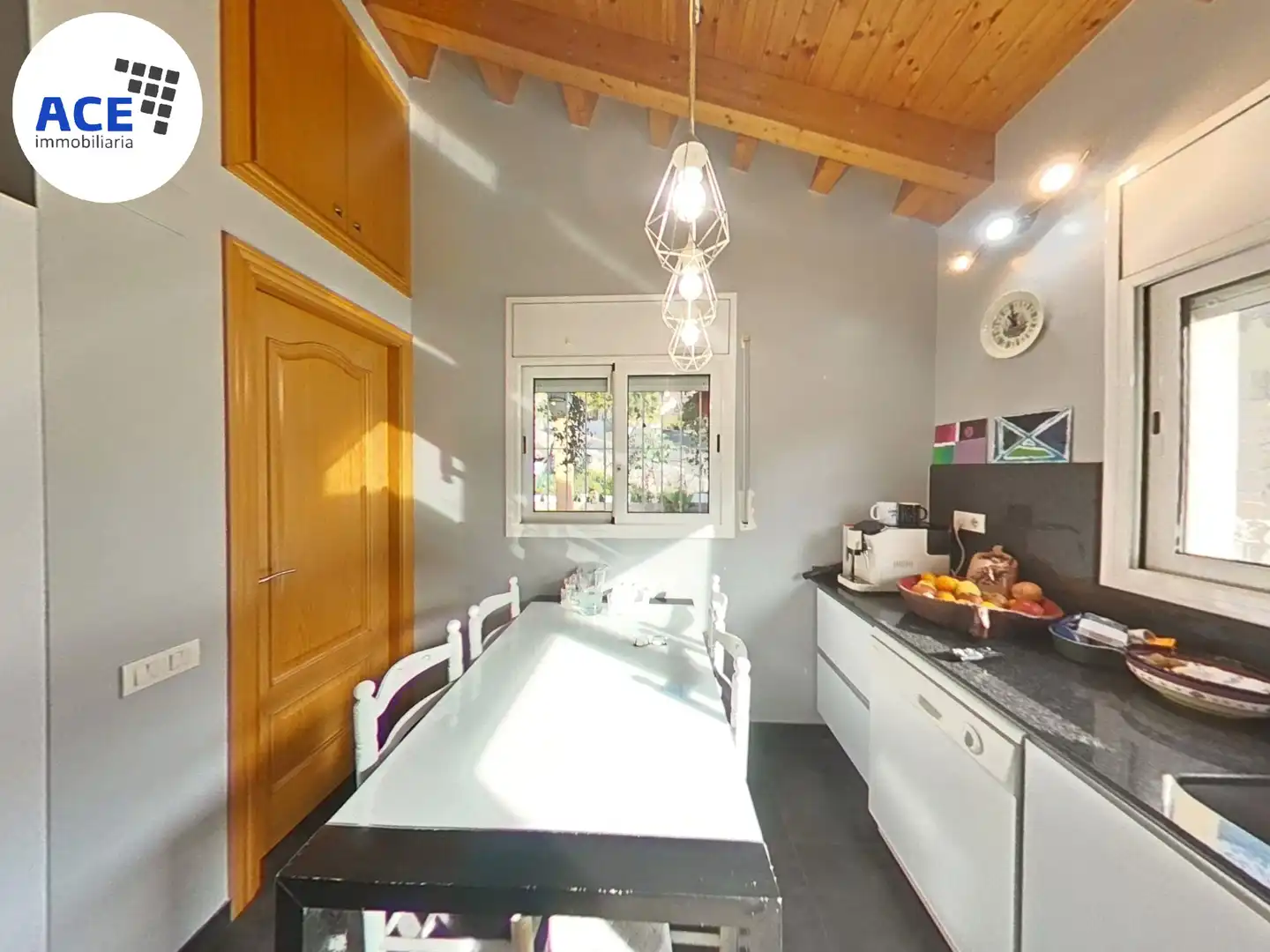 Kitchen of Houses for sale in Rubí  with Air Conditioner, Heating and Parquet flooring
