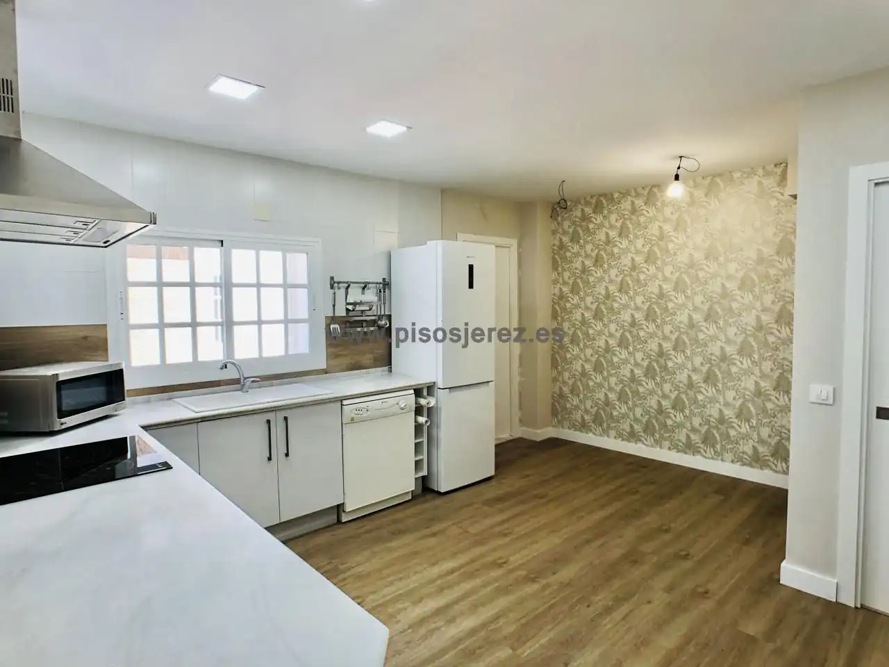 Kitchen of Houses for sale in Jerez de la Frontera  with Air Conditioner, Private garden and Terrace