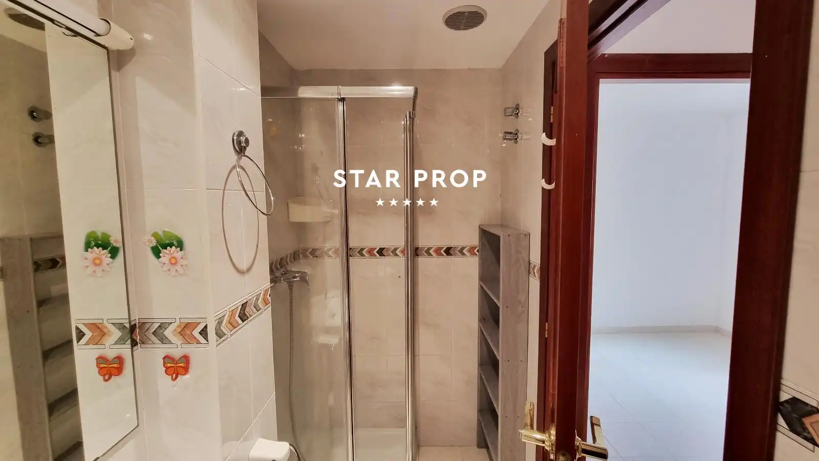 Badezimmer von Dachboden zum Verkauf in Llançà mit Klimaanlage, Heizung und Terrasse