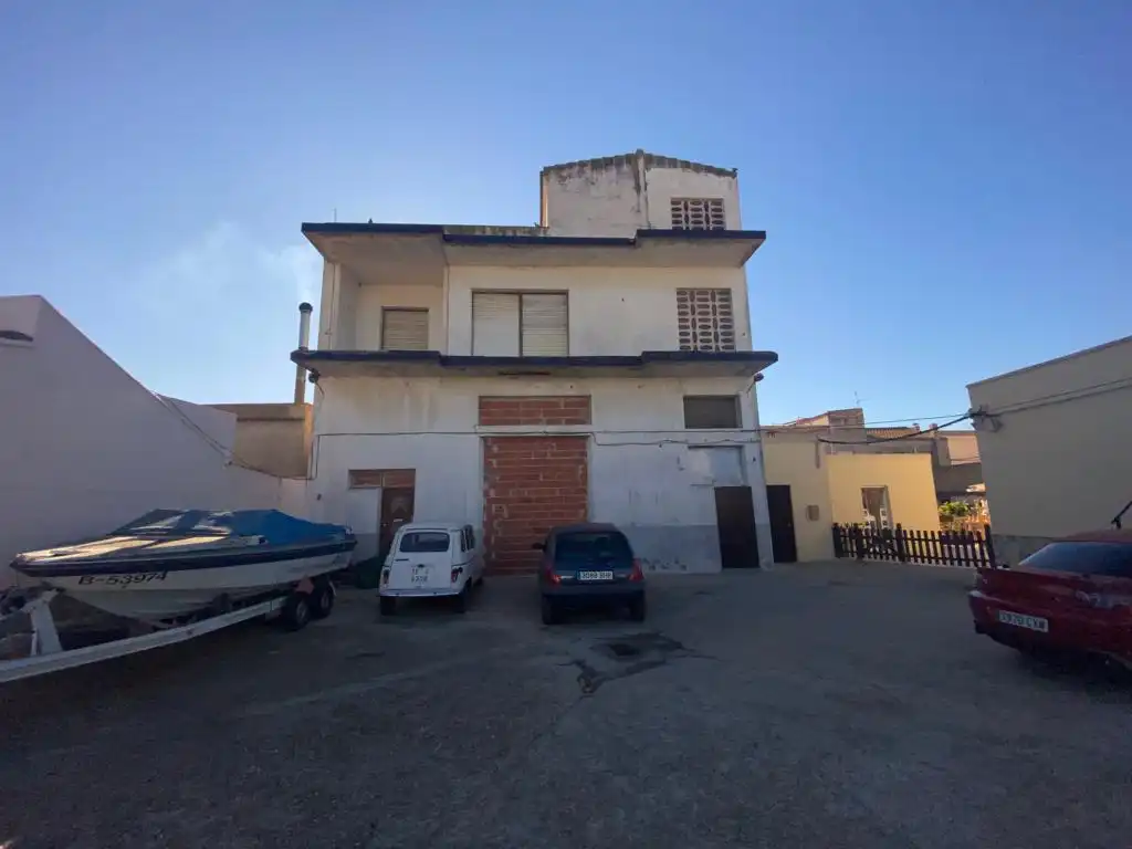 Casa o chalet en venta en C/ Julio Romero de Torre, Deltebre