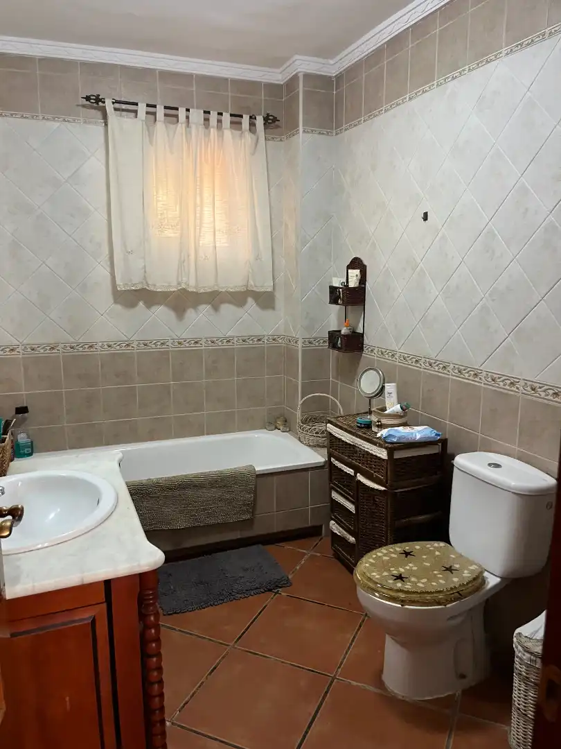 Baño de Finca rústica en venta en Cártama con Aire acondicionado, Terraza y Amueblado