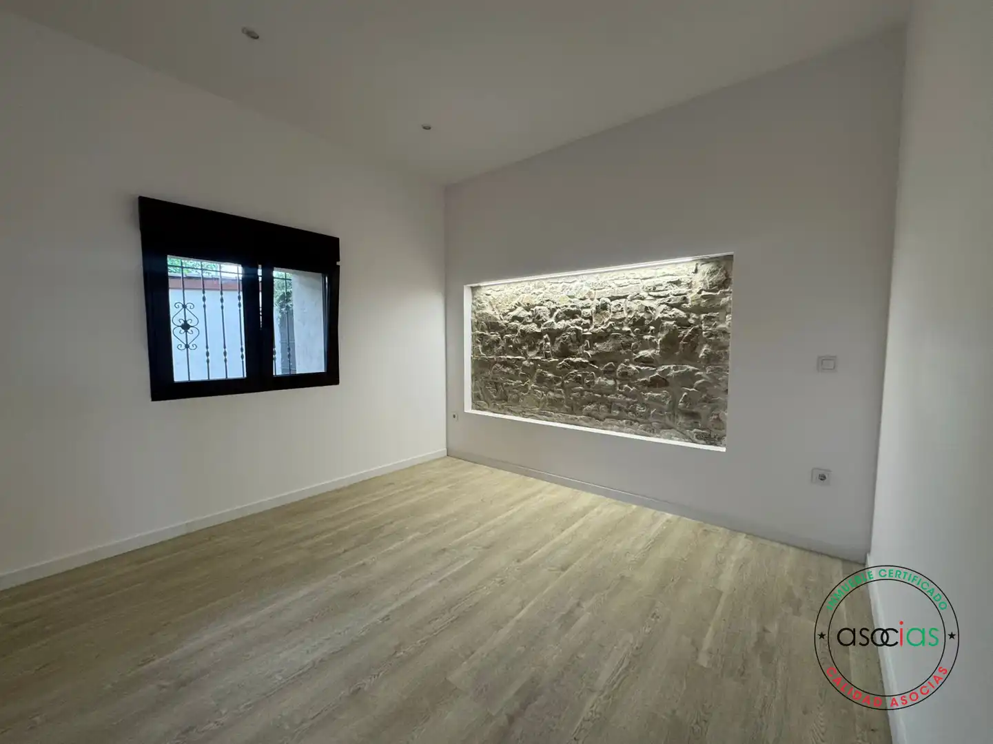Casa adosada en venta en Gijón  con Calefacción y Jardín privado