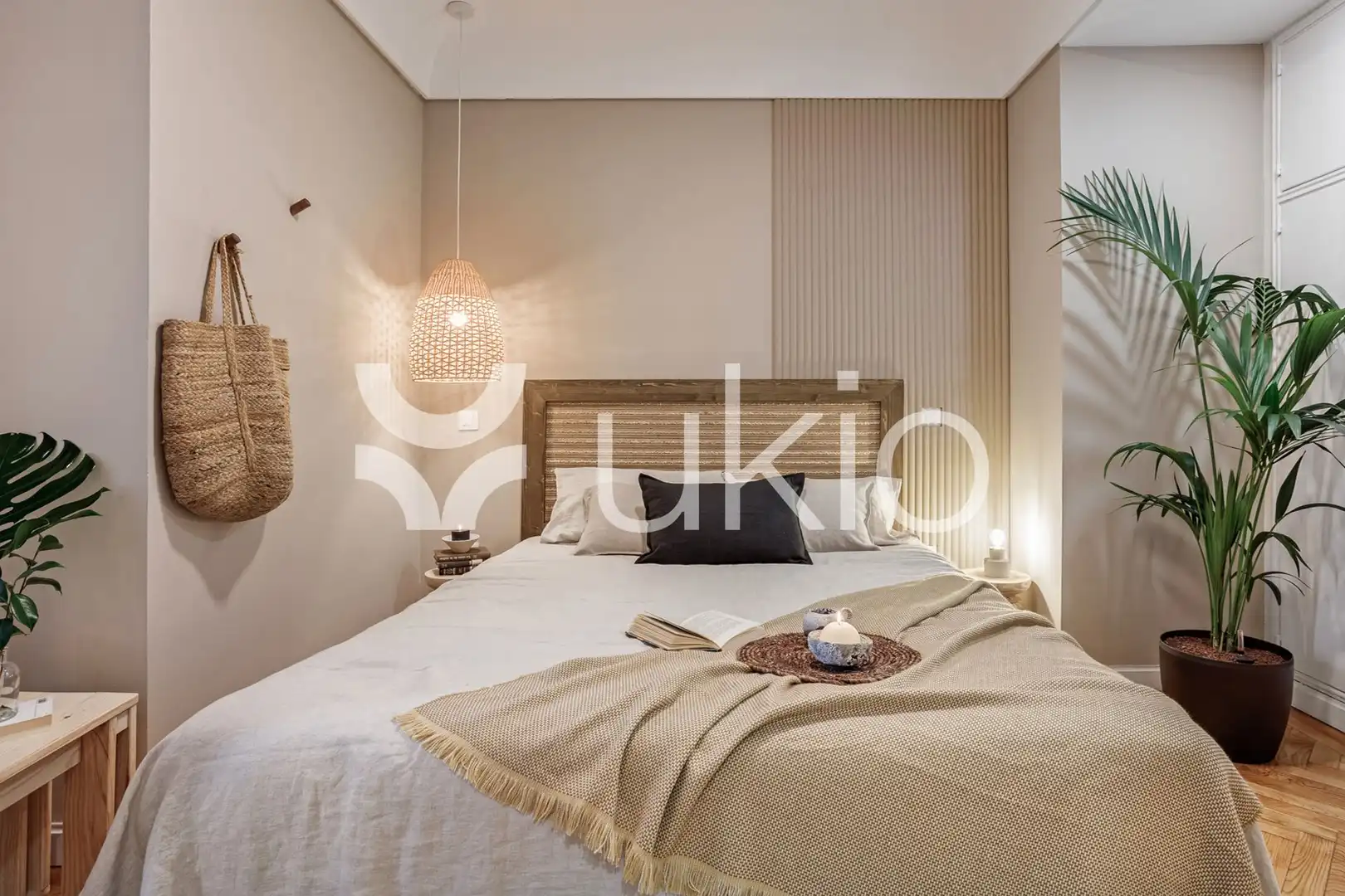 Bedroom of Apartments for rent in Madrid  with Air Conditioner, Heating and Terrace