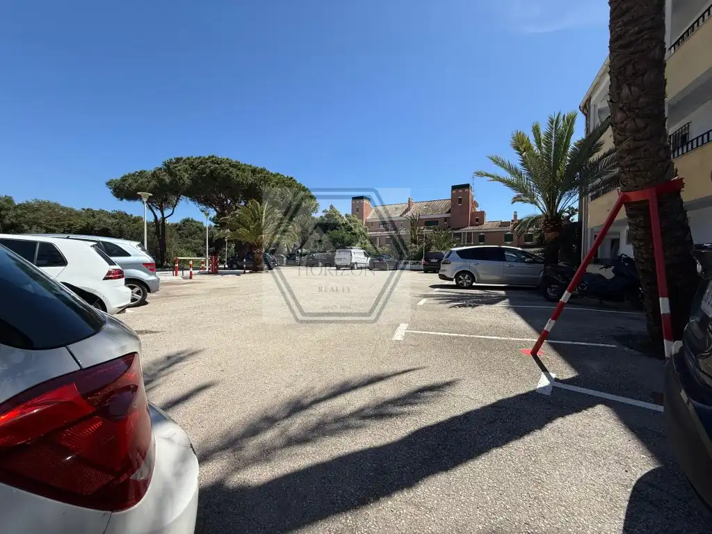 Aparcament de Pis en venda en Marbella amb Piscina comunitària
