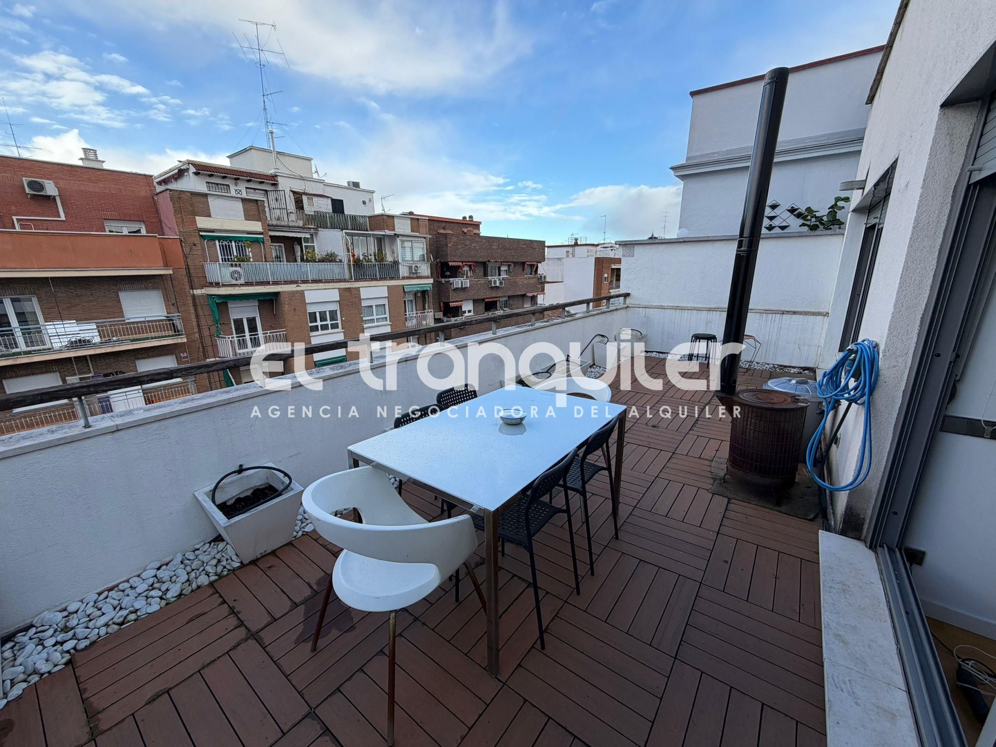 Terrassa de Àtic de lloguer en  Madrid Capital amb Aire condicionat, Parquet i Terrassa