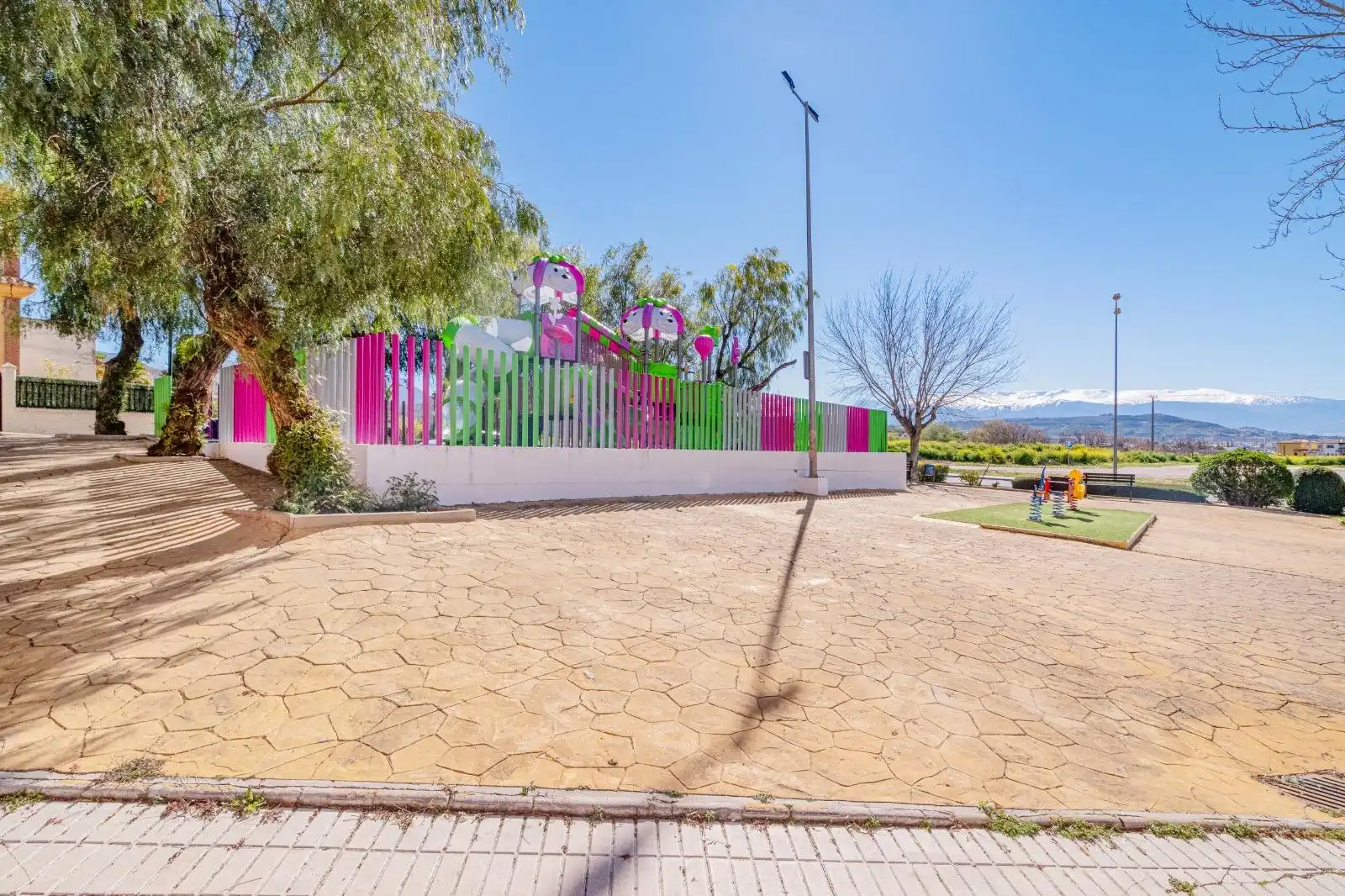 Exterior view of Flat for sale in Peligros  with Air Conditioner, Heating and Storage room